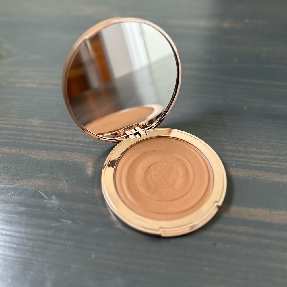 Charlotte Tilbury Beautiful Skin Sun-Kissed Glow Crème Bronzer